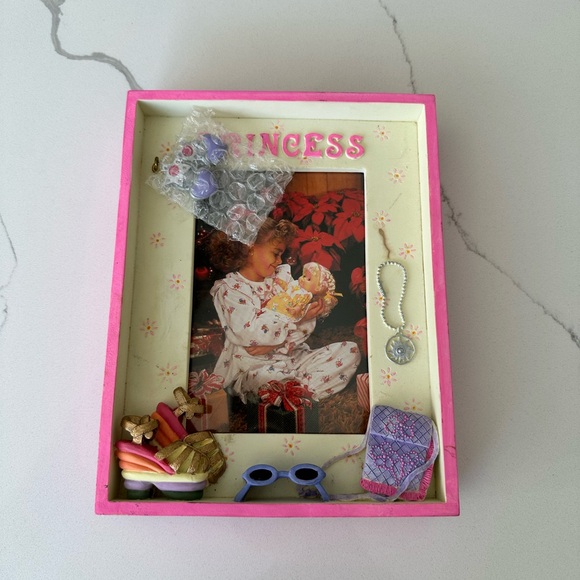 Vintage Picture Frame - Picture 4 of 7